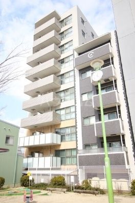 【名古屋市千種区清住町のマンションの建物外観】