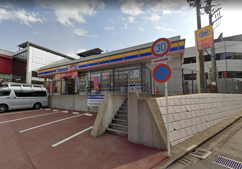 コンビニ　ミニストップ 川崎ドラゴン店（コンビニ）まで531m