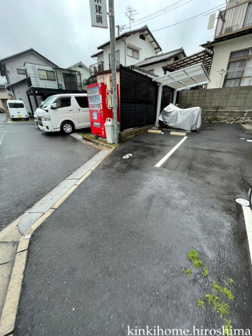 【広島市佐伯区千同のアパートの駐車場】