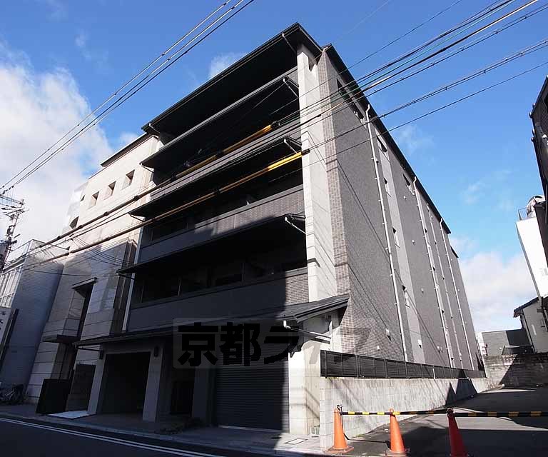 シャルム？園三条の建物外観