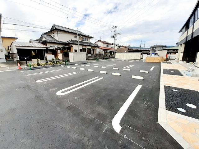 【岩沼市桑原のアパートの駐車場】