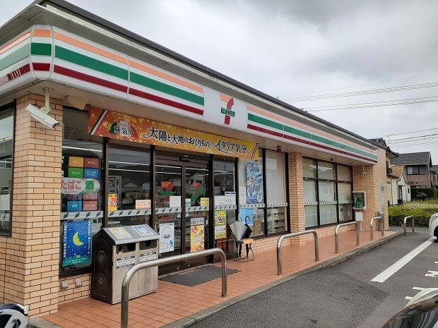 コンビニ　セブンイレブン比良２丁目店（コンビニ）まで450m