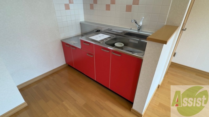 キッチン　ガスキッチンです。２口コンロが設置できます。