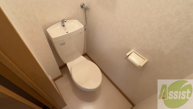 トイレ　こちらはトイレです。清潔感があり、安心して使用できます。