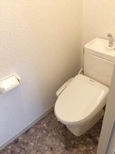 トイレ　温水洗浄便座