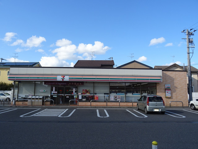 コンビニ　セブンイレブン新潟竹尾３丁目店（コンビニ）まで553m