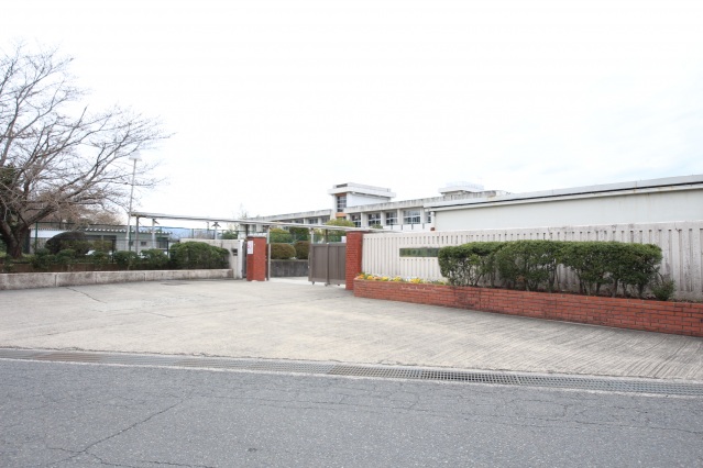 中学校　五條市立野原中学校（中学校）まで492m