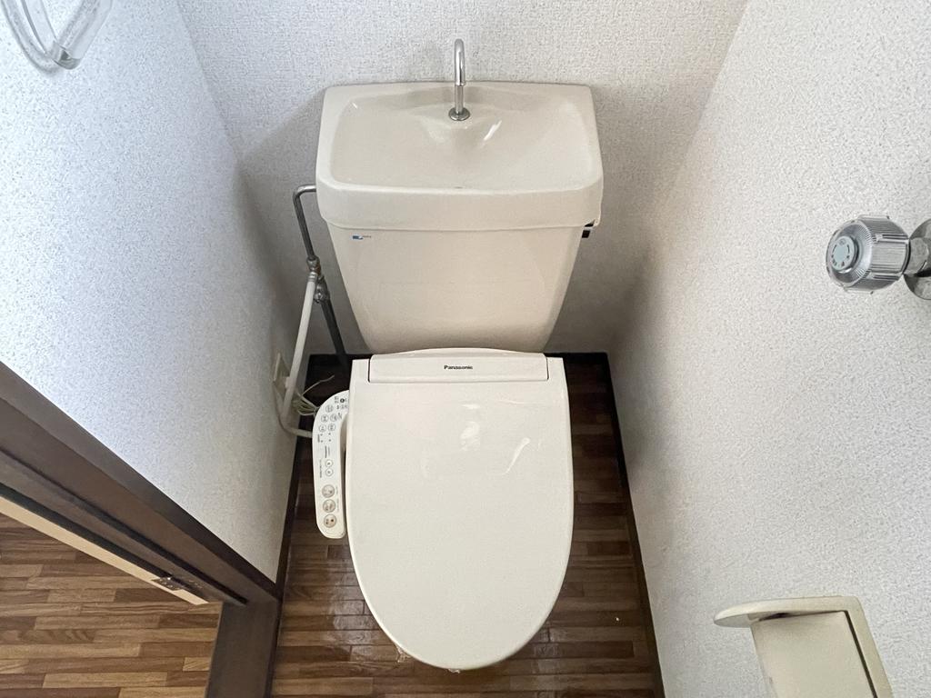 トイレ　※モデル写真