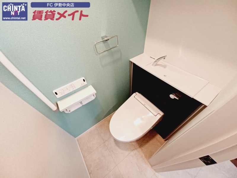 トイレ　別部屋同型タイプです。