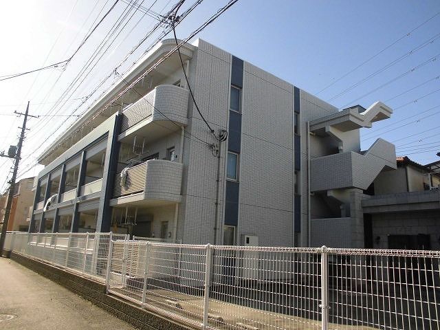 シャン・ド・フルールIIIの外観