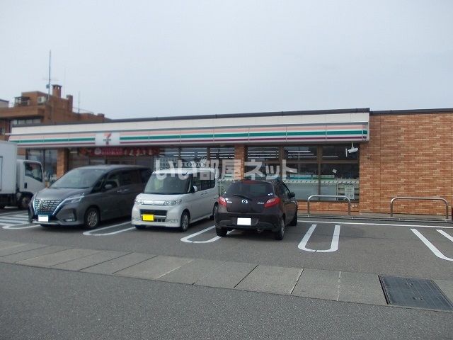 コンビニ　セブンイレブン 高岡戸出狼店（コンビニ）まで1039m