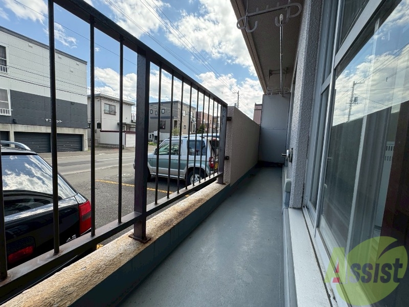 バルコニー　バルコニーが付いていますので一息ついてみてはいかがですか。