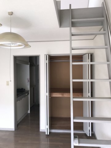 その他部屋・スペース　階段