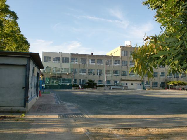 小学校　名古屋市立本郷小学校（小学校）まで600m