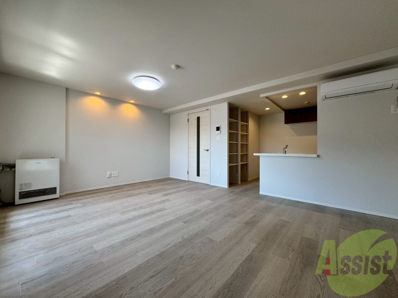 居室・リビング　白を基調とした明るい印象のお部屋になっています！