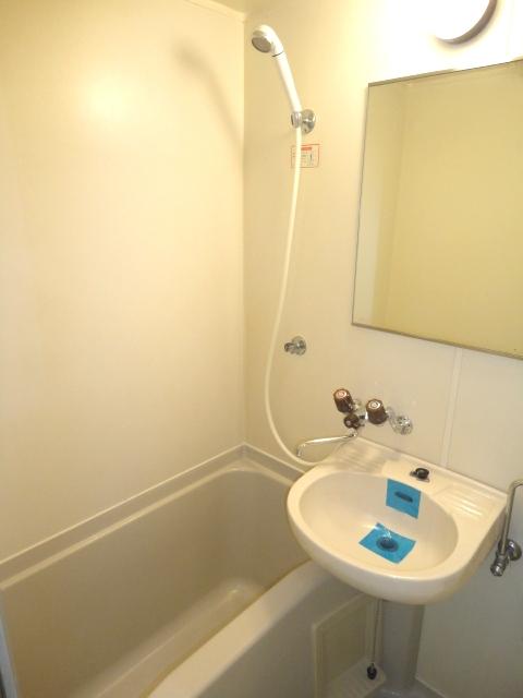 バス・シャワールーム　日々の疲れを癒すお風呂付です