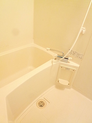 バス・シャワールーム　同物件の別号室のお部屋です。現況を優先とします。