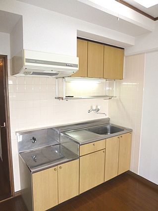キッチン　同物件の別号室のお部屋です。現況を優先とします。