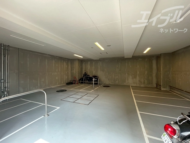 駐車場　バイク置き場