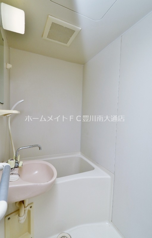 バス・シャワールーム　同型別部屋写真