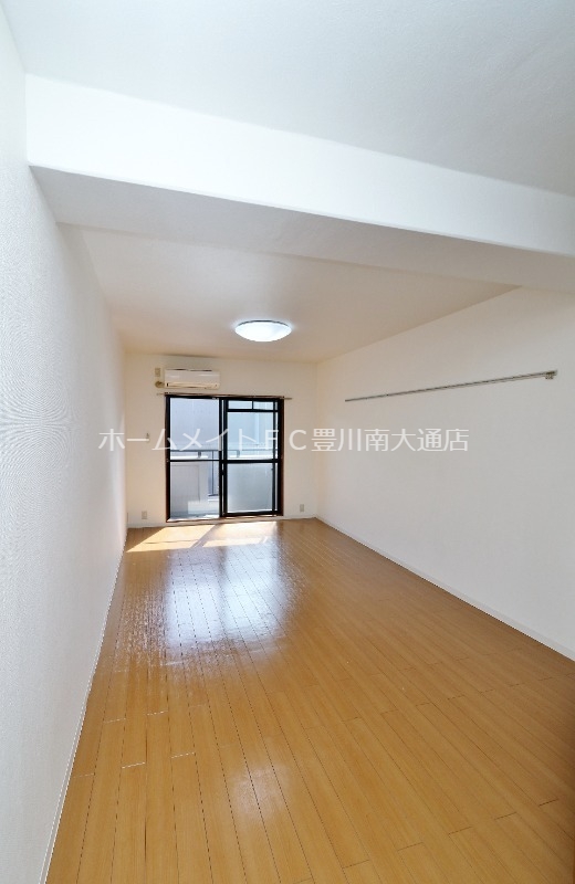 居室・リビング　同型別部屋写真