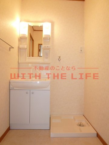 洗面設備　朝の身支度には欠かせない独立洗面化粧台