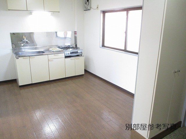 居室・リビング　リビング・居室(別部屋参考写真)