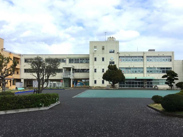 小学校　佐倉市立根郷小学校（小学校）まで221m