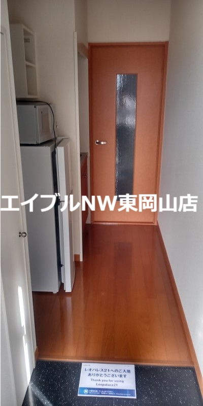 玄関　備品や設備仕様は号室等により異なります現地をご確認ください。