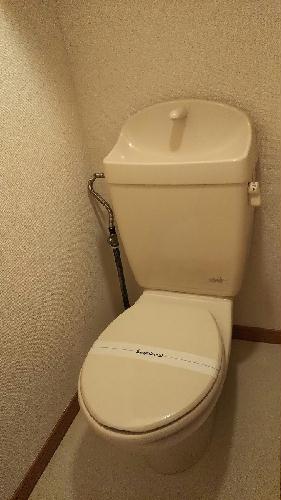 トイレ　バストイレ別です。