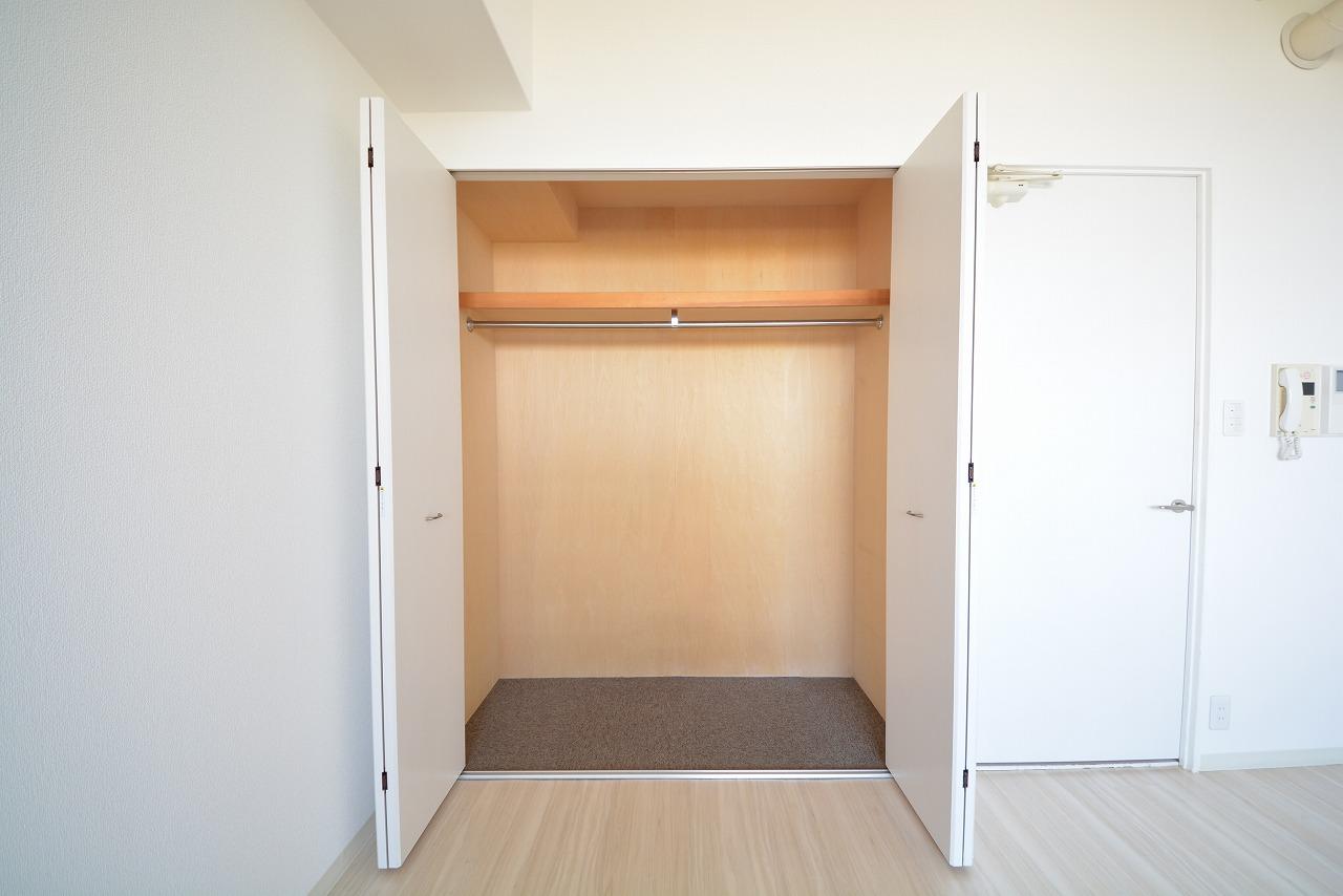 収納　メゾン・ド・ヴィレ大阪城公園前　クローゼット