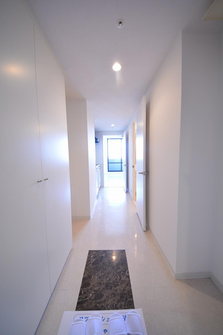 玄関　メゾン・ド・ヴィレ大阪城公園前　玄関スペース