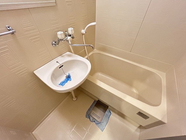 バス・シャワールーム　同マンション別部屋