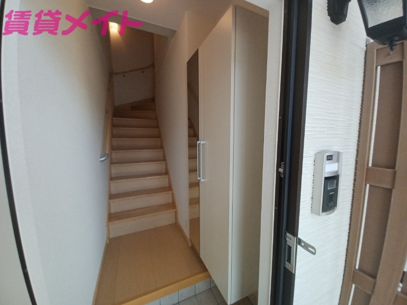 玄関　同型参考写真