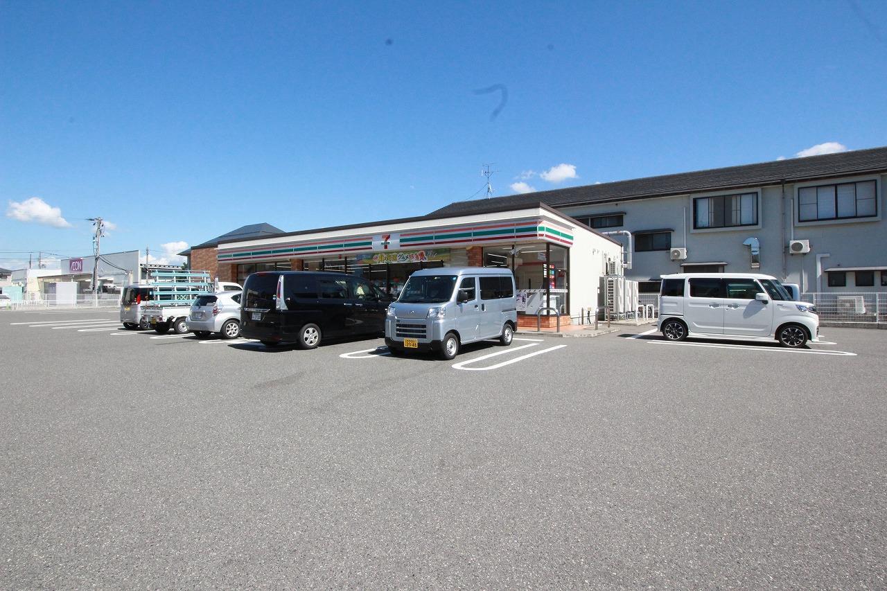 コンビニ　セブンイレブン新潟姥ケ山店（コンビニ）まで214m