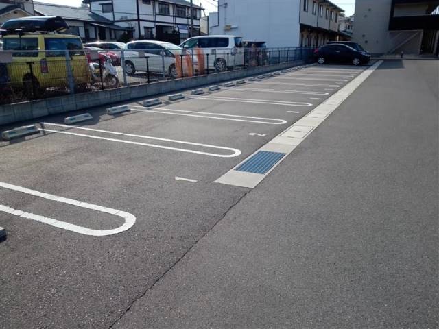 駐車場　駐車場