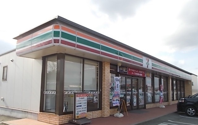 コンビニ　セブンイレブン菊池中央店（コンビニ）まで950m
