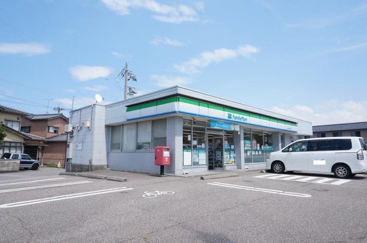 コンビニ　ファミリーマート（コンビニ）まで293m