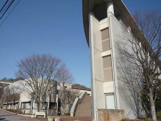 大学・短大　公立大学法人長野大学（大学・短大）まで622m