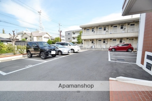 駐車場　エントランス