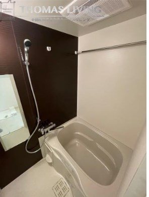 バス・シャワールーム　参考写真となります。床の色等異なる場合があります。