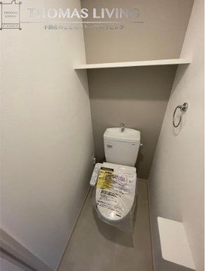 トイレ　参考写真となります。床の色等異なる場合があります。