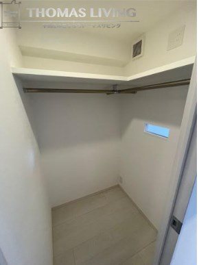 収納　参考写真となります。床の色等異なる場合があります。
