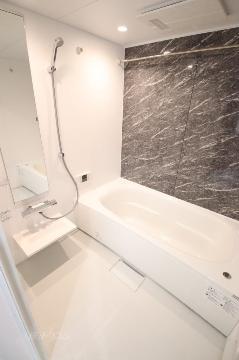 バス・シャワールーム　追い焚き＆浴室乾燥機完備