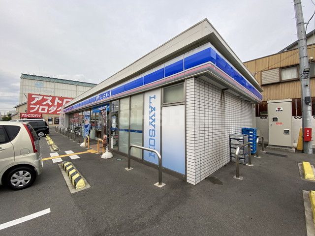 コンビニ　ローソン（コンビニ）まで611m