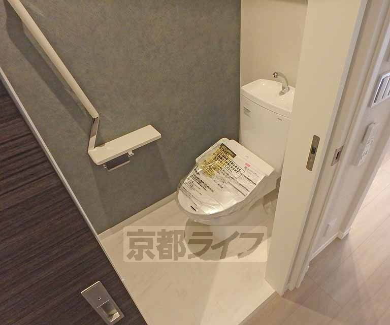 トイレ　ウォシュレット機能付きトイレです。