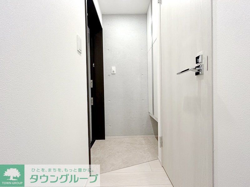 玄関　お部屋探しは株式会社　タウンハウジング　までお気軽にお問合…