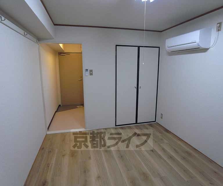 居室・リビング　改装されたお部屋です。