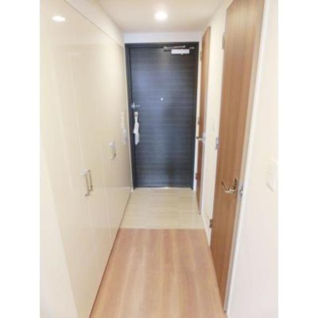 玄関　※写真は同タイプ住戸です。