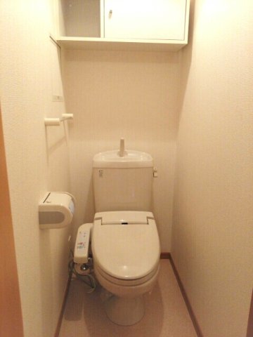トイレ　清潔感のあるトイレです